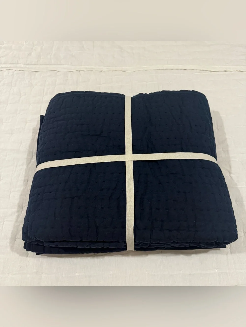 New Quince European Linen Cotton Stitch Quilt Set King/CalKing MSRP $219.90 Navy